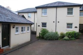 2 bedroom Detached t...